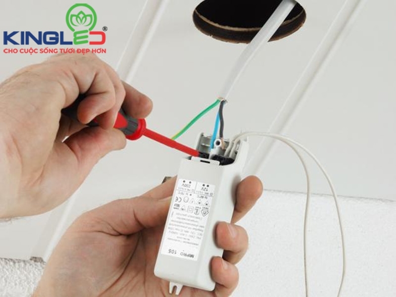 Khắc phục đèn led bị nháy cần trải qua nhiều bước khác nhau